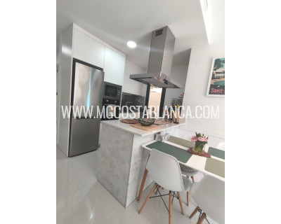 Resale - Apartment / Flat - Torrevieja